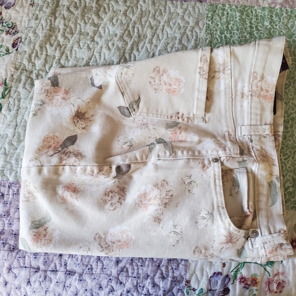 Casual Cream and Pink Lounge Bottoms with Relaxed Fit - Picture 12 of 14